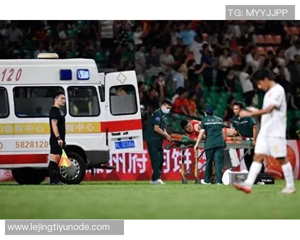 广西平果队员黄威右侧胫腓骨骨皮质断裂预计恢复时间为八个月