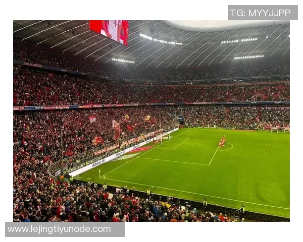 拜仁极端球迷组织策划烟火表演遭禁赛与罚款双重处罚 拜仁极端球迷组织策划烟火表演遭禁赛与罚款双重处罚