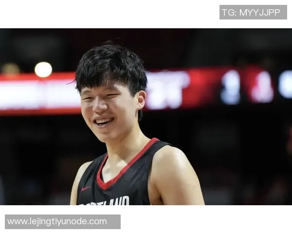 杨瀚森在防挡拆时沉退过多对抗明星后卫显得力不从心 杨瀚森在防挡拆时沉退过多对抗明星后卫显得力不从心