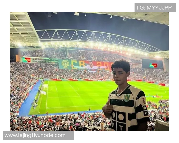 C罗父子同场竞技双双进球迷你罗为U16建功父亲再创辉煌