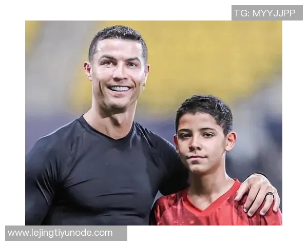 C罗父子同场竞技双双进球迷你罗为U16建功父亲再创辉煌